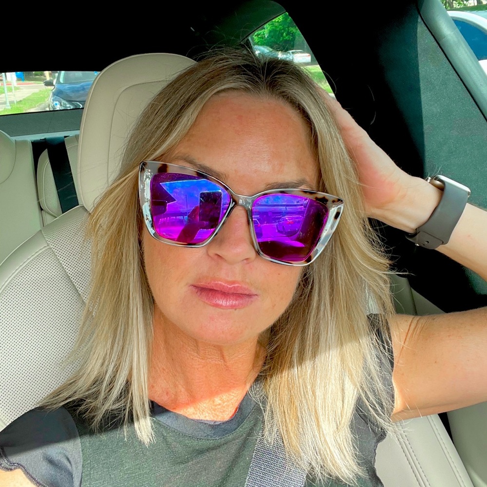 Meet your Posher, Angela